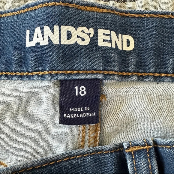 Lands End women's jeans, size 18, straight leg, medium blue - Picture 3 of 8